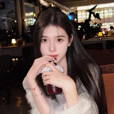 穿风信子蓝的少女